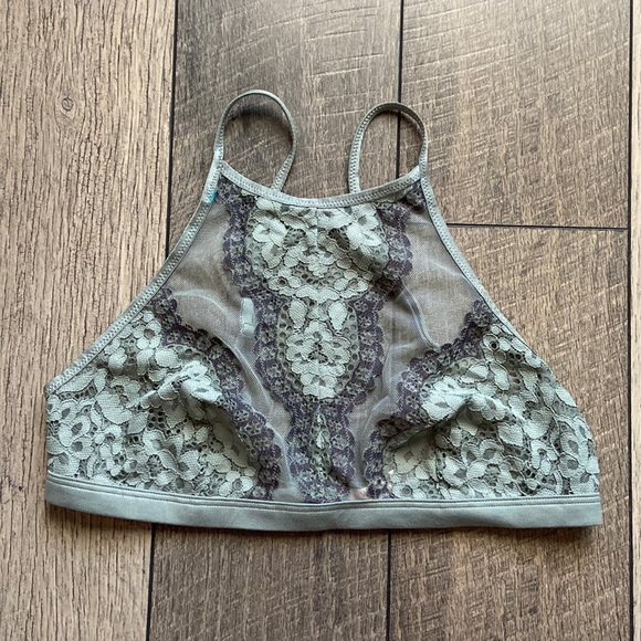 Victoria’s Secret Lace Plunge Unlined Demi Bralette - Picture 4 of 9